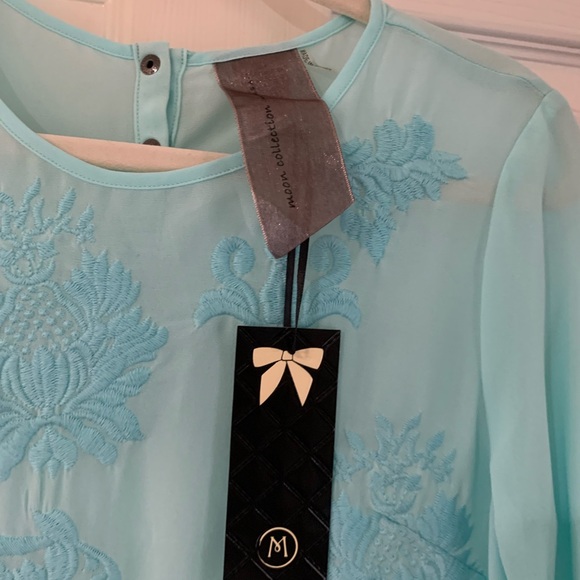 Embroidered Blouse with Flower Pattern NWT Size S - Picture 2 of 3